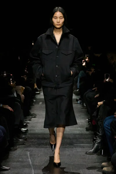 Look 10